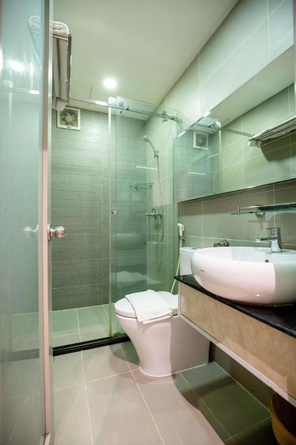 Lá Q10 3* TP. Hồ Chí Minh